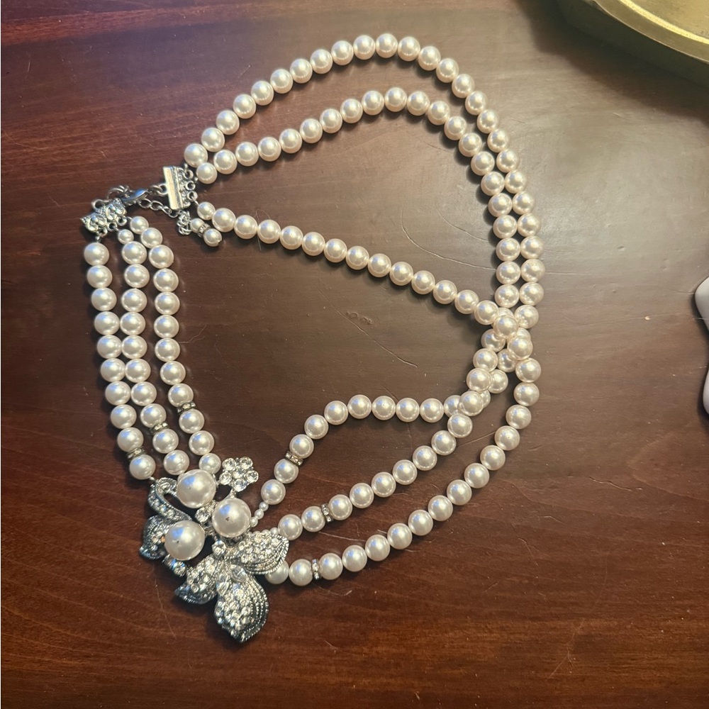 Pearl and Silver Floral Necklace